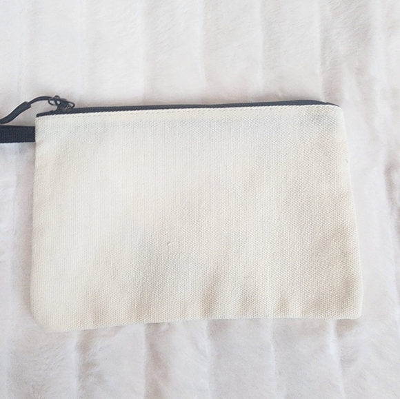 NWOT Unbranded Cosmetic Pouch - Picture 3 of 3